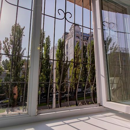Big Jacuzzi , Sauna , Khreshchatyk Apartments Kiev Exterior foto