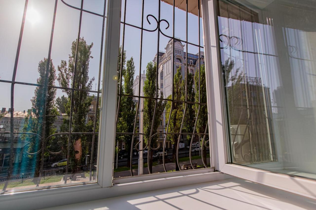 Big Jacuzzi , Sauna , Khreshchatyk Apartments Kiev Exterior foto