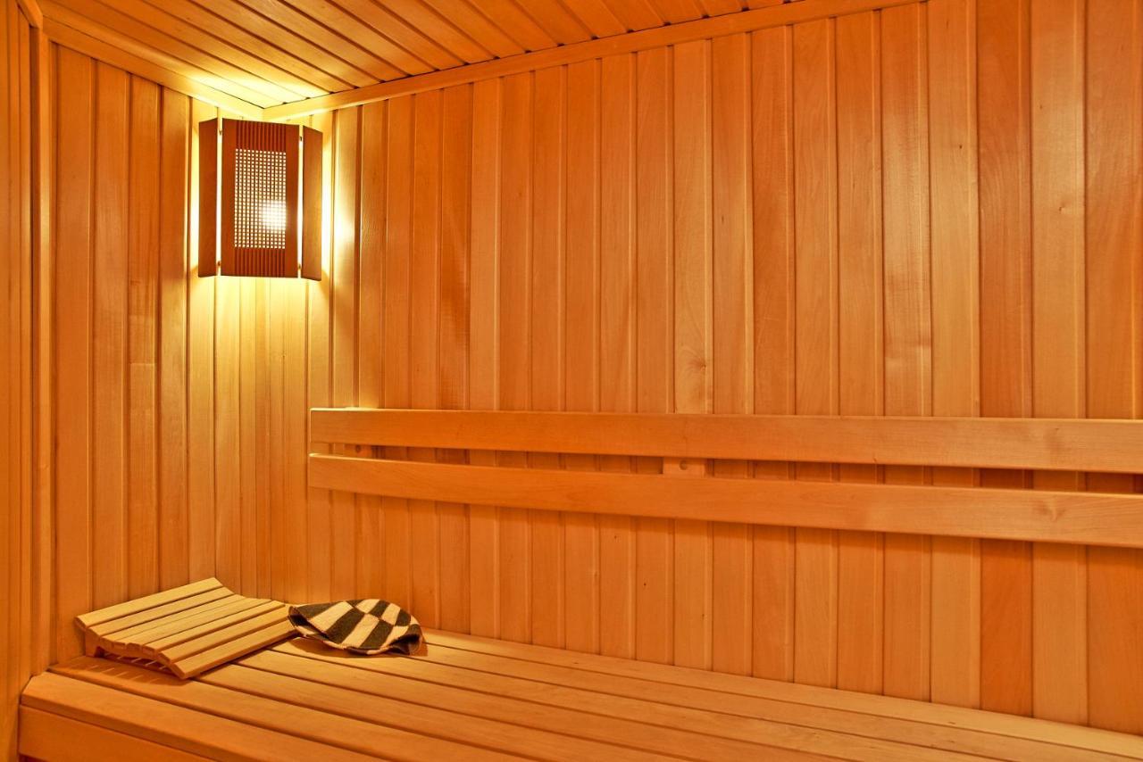 Big Jacuzzi , Sauna , Khreshchatyk Apartments Kiev Exterior foto
